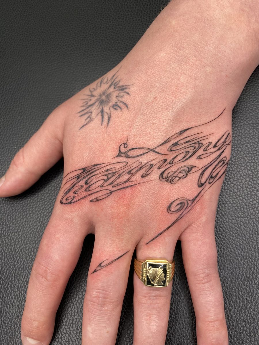 Tattoo by Izzy Antonievich
